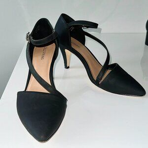 Black Women's Heels (Size 9)